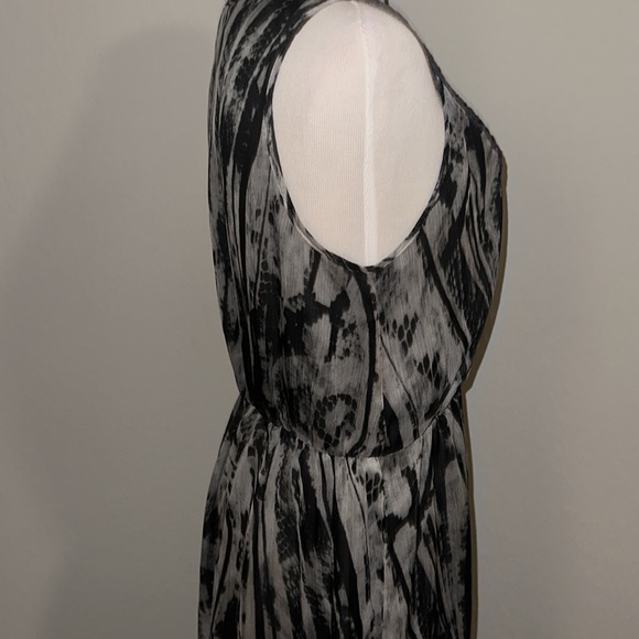 Pattern dress - Picture 3 of 4